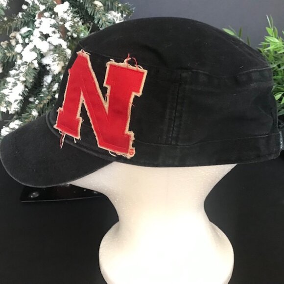 NEBRASKA CORNHUSKERS DISTRESSED BLACK CAP RED *N* PATCH CONDUCTORS HAT BY LEGACY - Picture 6 of 10